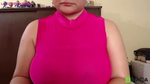 Snapshot of camiilahotxxx chatting on December 6, 2024, 4:17 pm Camila  online show from December 6, 2024, 4:17 pm