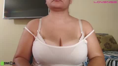 Snapshot of camiilahotxxx chatting on September 9, 2025, 2:49 pm Camila  online show from September 9, 2025, 2:49 pm