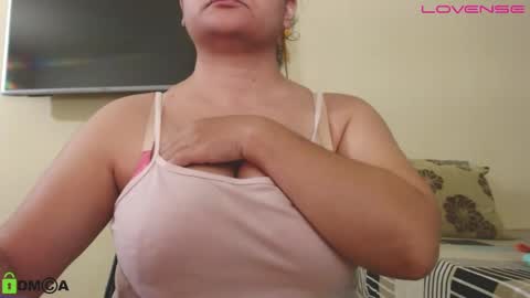 Snapshot of camiilahotxxx chatting on September 27, 2025, 4:34 pm Camila  online show from September 27, 2025, 4:34 pm