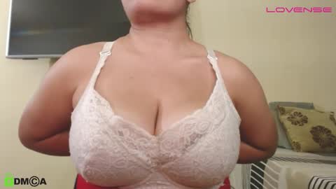 Snapshot of camiilahotxxx chatting on October 10, 2025, 4:50 pm Camila  online show from October 10, 2025, 4:50 pm