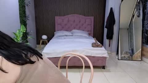 Snapshot of camil_milfdream chatting on January 12, 2026, 10:53 am Camil online show from January 12, 2026, 10:53 am