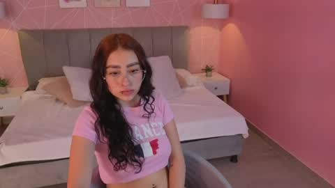 Snapshot of camil_rayne chatting on May 12, 2026, 7:44 pm Camil online show from May 12, 2026, 7:44 pm