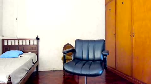 Snapshot of camila_berk chatting on January 29, 2025, 10:11 pm Cami online show from January 29, 2025, 10:11 pm