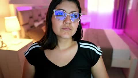 Camila buitrago online show from March 9, 2025, 7:48 pm