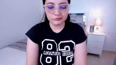 Camila buitrago online show from March 23, 2026, 3:38 pm