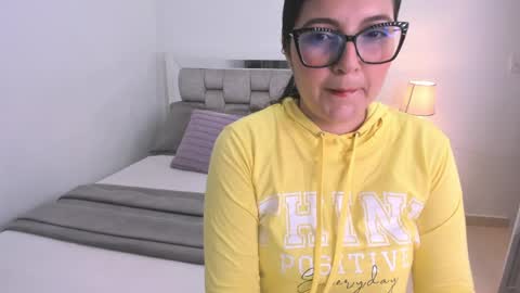 Camila buitrago online show from April 8, 2026, 11:48 pm