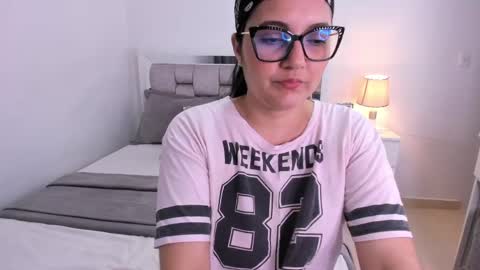 Camila buitrago online show from April 15, 2026, 12:39 am