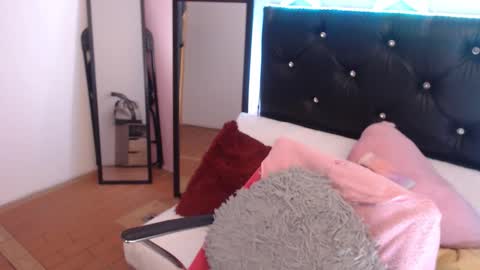 camila online show from November 15, 2025, 12:13 pm