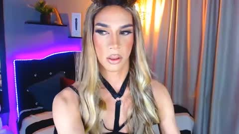 Snapshot of camila_hoottie chatting on December 29, 2024, 3:22 am Camila online show from December 29, 2024, 3:22 am