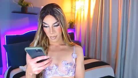 Snapshot of camila_hoottie chatting on December 31, 2024, 3:34 am Camila online show from December 31, 2024, 3:34 am