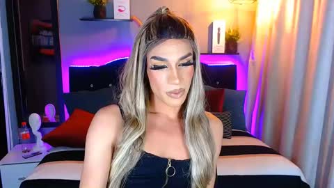 Snapshot of camila_hoottie chatting on January 23, 2025, 8:25 am Camila online show from January 23, 2025, 8:25 am