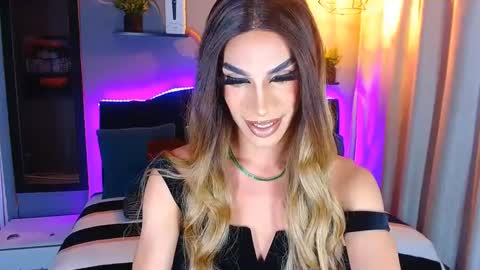 Snapshot of camila_hoottie chatting on January 30, 2025, 3:44 am Camila online show from January 30, 2025, 3:44 am