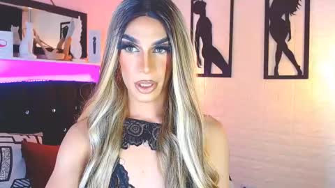 Snapshot of camila_hoottie chatting on February 5, 2025, 6:56 am Camila online show from February 5, 2025, 6:56 am