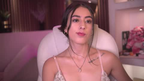 Snapshot of camila_martinez9 chatting on September 18, 2025, 11:45 am camila_martinez9 online show from September 18, 2025, 11:45 am