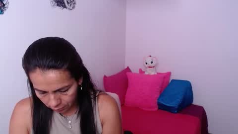 Snapshot of camila_vargas_ chatting on March 26, 2026, 4:01 pm Camila Vargas online show from March 26, 2026, 4:01 pm