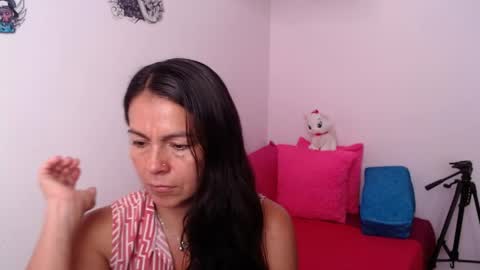 Snapshot of camila_vargas_ chatting on April 2, 2026, 10:07 pm Camila Vargas online show from April 2, 2026, 10:07 pm