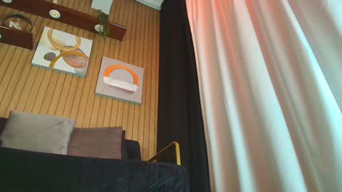    online show from November 19, 2025, 8:58 am