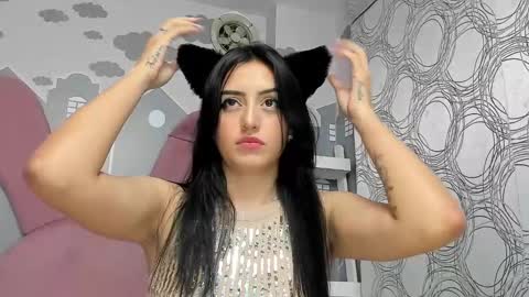 Snapshot of camilahunter__ chatting on February 16, 2025, 6:43 am Camila online show from February 16, 2025, 6:43 am