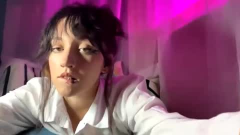 Snapshot of camilaligons chatting on December 3, 2025, 3:54 pm Reily online show from December 3, 2025, 3:54 pm