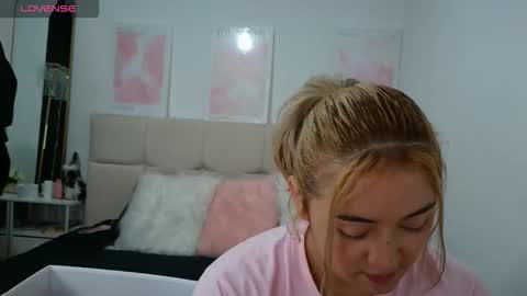 Snapshot of camilamarsh chatting on February 5, 2026, 2:43 pm camilamarsh online show from February 5, 2026, 2:43 pm