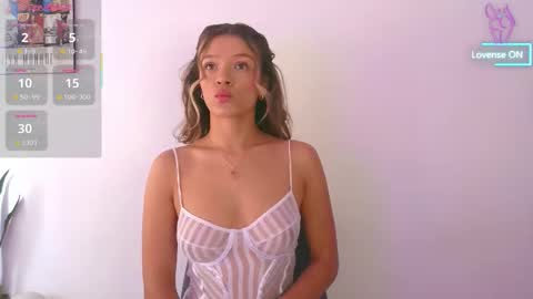 Snapshot of camilamonroee chatting on October 10, 2025, 3:22 pm Camila Monroee online show from October 10, 2025, 3:22 pm