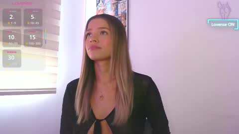 Snapshot of camilamonroee chatting on October 15, 2025, 2:39 pm Camila Monroee online show from October 15, 2025, 2:39 pm