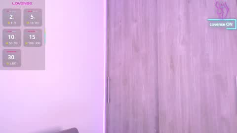 Camila Monroee  online show from November 25, 2025, 2:17 pm