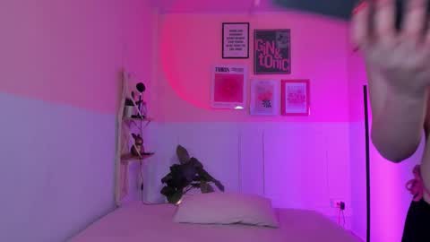 Camila  online show from October 15, 2025, 11:43 am