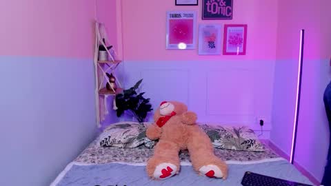 Camila  online show from November 5, 2025, 11:54 am