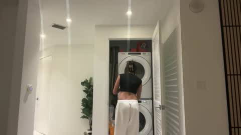 Snapshot of camiliakxoxo chatting on February 12, 2026, 5:35 am camiliakxoxo online show from February 12, 2026, 5:35 am