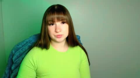 Snapshot of camilla_body chatting on April 17, 2026, 6:05 am Camilla online show from April 17, 2026, 6:05 am