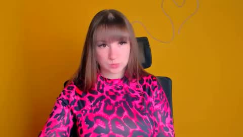 Snapshot of camilla_body chatting on April 24, 2026, 5:54 am Camilla online show from April 24, 2026, 5:54 am
