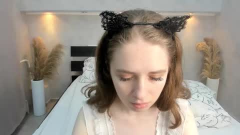 Camilla online show from October 16, 2025, 1:17 am