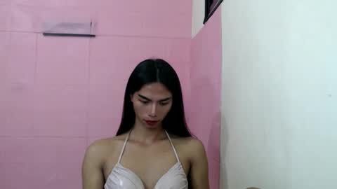 Snapshot of camilla_xxx chatting on December 15, 2024, 4:26 pm Camilla online show from December 15, 2024, 4:26 pm