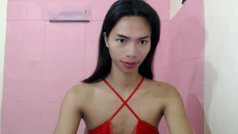 Snapshot of camilla_xxx chatting on December 16, 2024, 1:10 am Camilla online show from December 16, 2024, 1:10 am