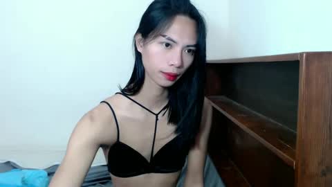 Snapshot of camilla_xxx chatting on January 9, 2025, 2:22 am Camilla online show from January 9, 2025, 2:22 am