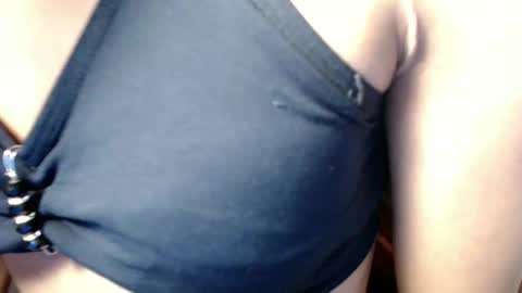 Snapshot of camilla_xxx chatting on January 11, 2025, 1:37 am Camilla online show from January 11, 2025, 1:37 am