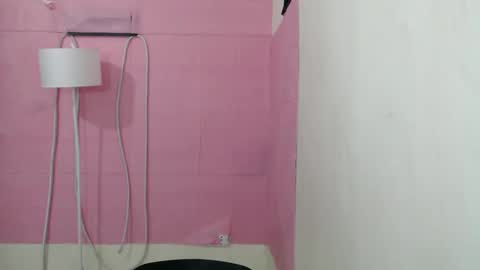 Snapshot of camilla_xxx chatting on January 19, 2025, 8:18 am Camilla online show from January 19, 2025, 8:18 am