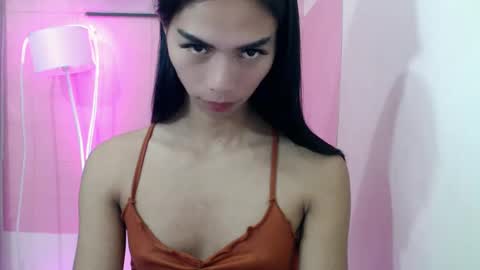 Snapshot of camilla_xxx chatting on February 6, 2025, 12:22 am Camilla online show from February 6, 2025, 12:22 am