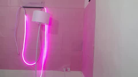 Snapshot of camilla_xxx chatting on February 10, 2025, 10:31 am Camilla online show from February 10, 2025, 10:31 am