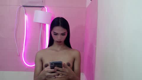 Snapshot of camilla_xxx chatting on February 11, 2025, 4:11 am Camilla online show from February 11, 2025, 4:11 am