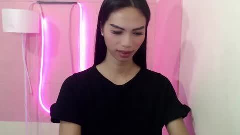 Snapshot of camilla_xxx chatting on March 3, 2025, 2:26 am Camilla online show from March 3, 2025, 2:26 am