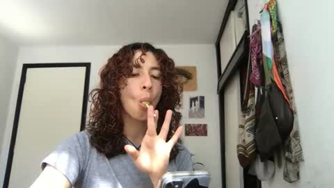 Snapshot of camille_delrey chatting on April 1, 2026, 7:11 pm Camille online show from April 1, 2026, 7:11 pm