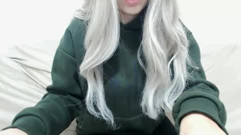 Snapshot of camillebunny chatting on December 4, 2025, 3:27 am CamilleBunny online show from December 4, 2025, 3:27 am