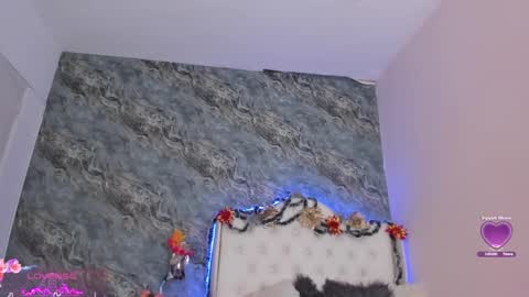 Snapshot of camillen_pettid chatting on December 7, 2024, 11:12 pm C A M I L L E N Help me get to the top online show from December 7, 2024, 11:12 pm