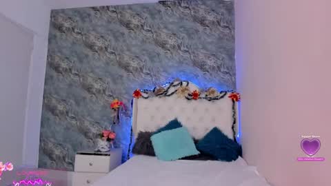 Snapshot of camillen_pettid chatting on December 11, 2024, 10:38 pm C A M I L L E N Help me get to the top online show from December 11, 2024, 10:38 pm