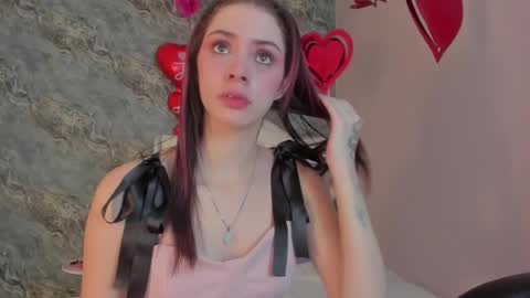 Snapshot of camillen_pettid chatting on February 16, 2025, 7:38 pm C A M I L L E N Help me get to the top online show from February 16, 2025, 7:38 pm