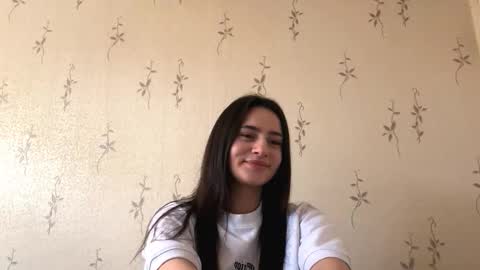 Snapshot of camilleswalley chatting on December 14, 2025, 10:09 am Isa online show from December 14, 2025, 10:09 am