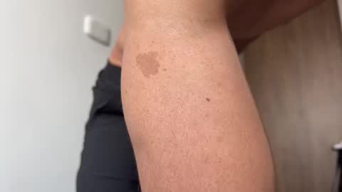 Snapshot of camilo__ chatting on January 17, 2025, 5:30 pm camilo online show from January 17, 2025, 5:30 pm