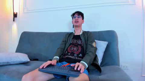 Snapshot of camilo_stark chatting on November 9, 2025, 3:05 am Camilo online show from November 9, 2025, 3:05 am